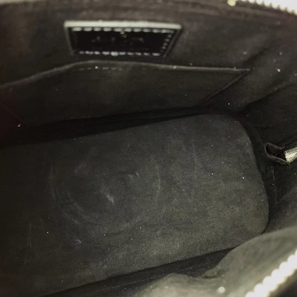 ルイヴィトンバッグ着用イメージ